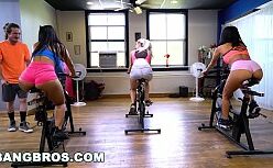 Xxnn morena rabuda fodendo com seu colega da academia