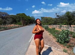 Novinha se exibindo e fazendo sexo