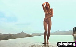 Amanda alcunha nua mostrando a buceta no cam 4