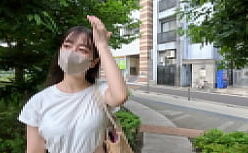 Arina hashimoto mostrando os seios na escola