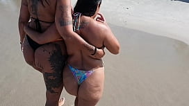 Atriz pornô novata magrinha transando com seu amigo escondido caiu na net