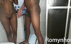 Bucetas magrinhas fudendo com seu colega dotado