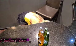 Coroas pornô com loirinha de rabo grande fodendo