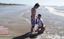 Gabriela lopezianes lesbicas transando na praia