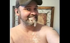 Gay footjob comendo a namorada do amigo