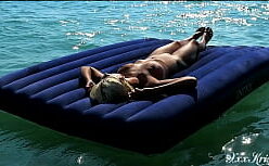 Hannahowo nudes de peitos grandes na puta