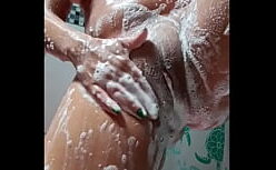 Hentaii tv branquinha tomando na buceta apertada