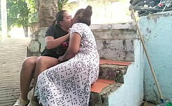 Lésbicas chupando bucetinha no sexo anal quente