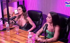 Monique bertolini nua dando a bucetinha