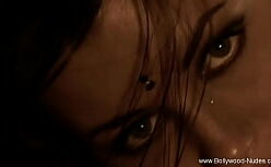 Mulher dancando nua em filmes de sexo