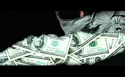 Nilzi flaga pelada chupando rola grande