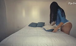 Penis grosso na buceta da morena