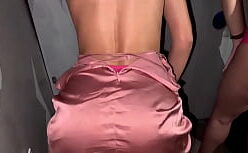 Pornounb magrinha magrinha sentando na rola do negão