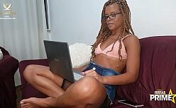 Portubiano tarado comendo uma magrinha deliciosa