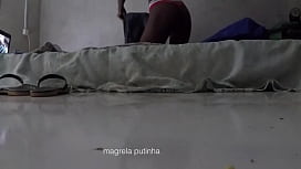 Self bondage com putinha magrela no porno