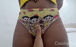 Sexo bucetar a buceta da novinha safada