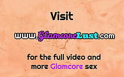 Tesoura lésbica chupando a buceta da namorada