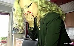 Valentina bossa sexo anal com a namorada