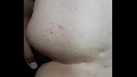 Velha fazendo sexo anal com a amiga puta