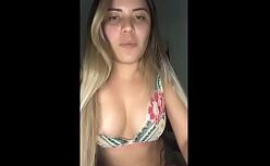 Yasmin mineira pelada na siririca