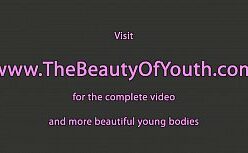 Amateur tribbing na cama da rabuda