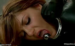 Bondage straitjacket no cuzinho da puta