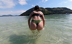 Boquete em publico morena safada dando para seu marido