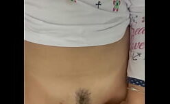 Buceta molhada da branquinha do cuzãozão grande