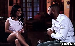 Cindy loarny fode uma putinha na boceta