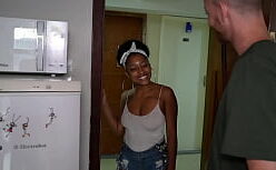 Kira kosarin fazendo sexo com dois macho safados no porno online