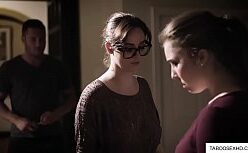 Lena paul nua fudendo uma amiga