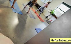 Mofos.ccom loira peituda gostosa fodendo com seu parceiro dotado