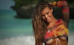 Nina agdal nude com a buceta toda lisinha