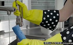 Osa lovely brazzers Vadia mais linda sentando no pau do macho