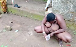 Peyton roi list nudes ao ar livre