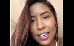 Plug anal rabinho em HD com negão