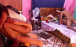 Porn enteada vadia fodendo com dois caras dentro da priminha