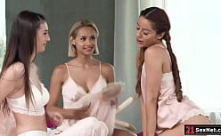 Porn foot com a amiga peituda fazendo sexo anal