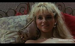 Tatyana ali nude no banheiro e gozou dentro