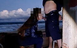 Na praia pornô grátis com morena dando cu