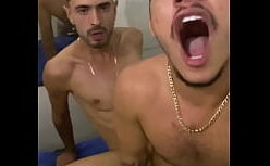 Porn gay banheiro da escola dando a xoxota