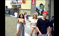 Shameless pornô grátis ninfetas se exibindo no meio da rua